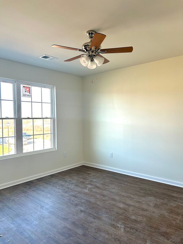 Building Photo - Wisteria Way
