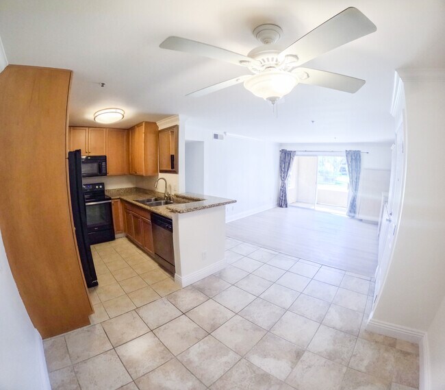 Comedor - 5654 Amaya Dr