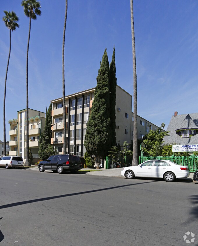 Primary Photo - 351 S St Andrews Pl