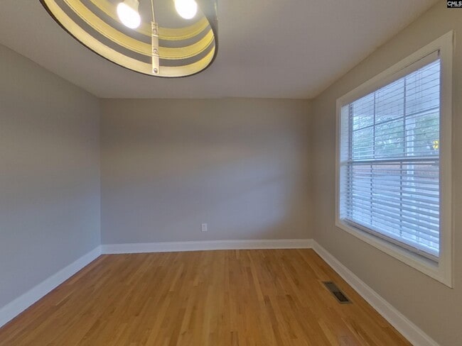 Foto del edificio - 8737 Windsor Lake Blvd