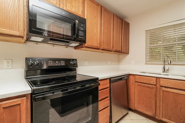 Building Photo - 31074 Lochmore Cir