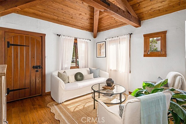 Building Photo - 132 Avenida Miramar