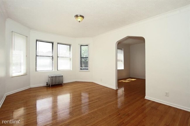 Building Photo - 8241 S Ellis Ave