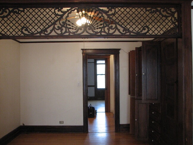 Building Photo - 439 54th St