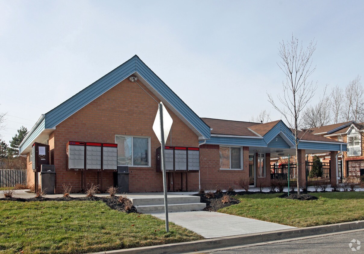 Building Photo - Trinity Glen