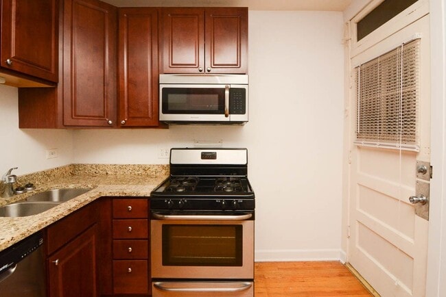 Foto del edificio - 2242 W Ainslie St