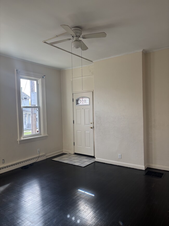 Building Photo - 1509 6th Ave