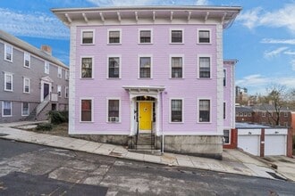 Building Photo - 35 Bowen St