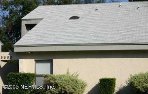 Building Photo - Townhome With Fenced Yard