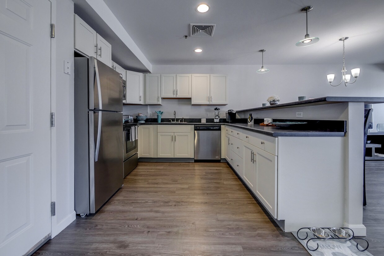 Carisbrooke at Manchester Apartments in Manchester, NH