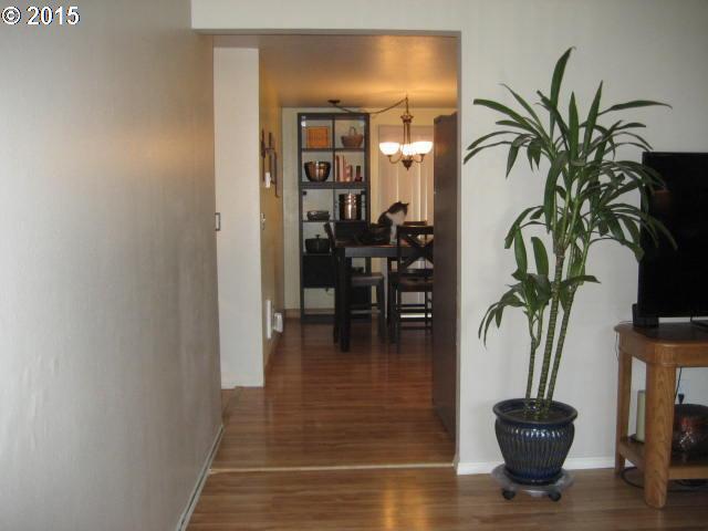 Foto del edificio - Three-Bedroom Home with Fully Fenced Yard, Cul-de-Sac Location, Two-Car Garage