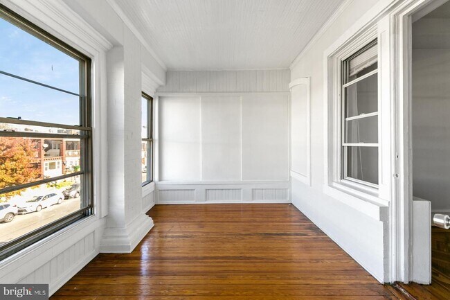 Building Photo - 4828 Walnut St