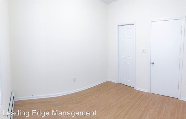 Foto del edificio - 350 Princeton Ave