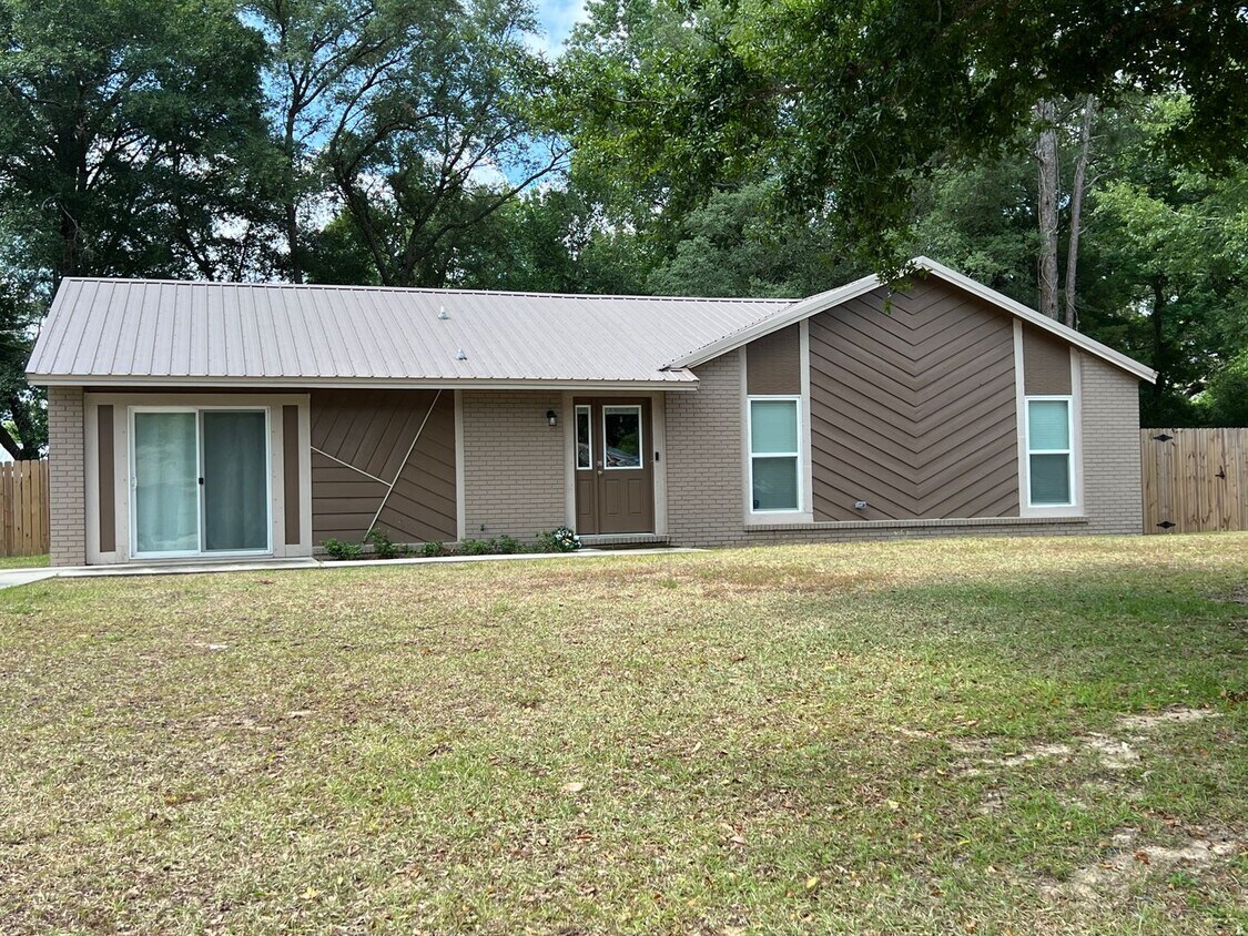 Charming Home in North Milton House Rental in Milton, FL