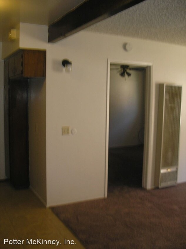 Building Photo - 3518 N Chester Ave