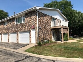 Building Photo - 1902 Rosewood Ct