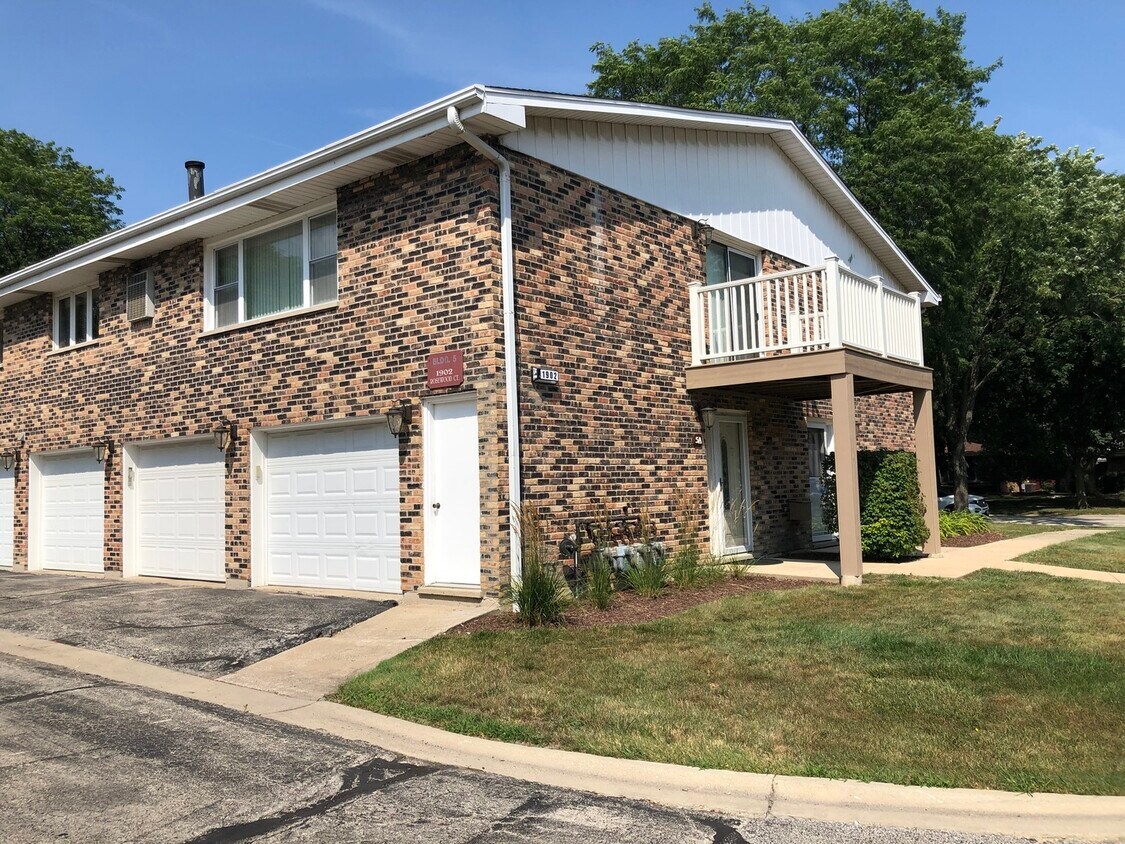 Foto principal - 1902 Rosewood Ct
