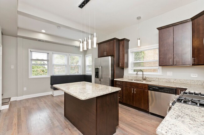 Foto del edificio - 1324 Byron W St