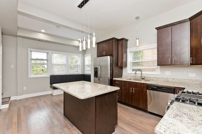 Building Photo - 1324 Byron W St