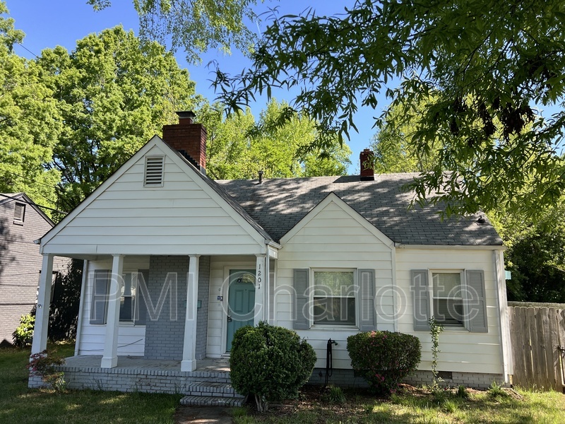 Primary Photo - 1201 Dade St