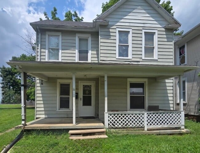 Building Photo - 520 E Rose St