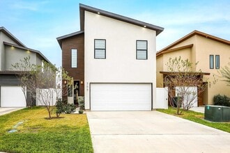 Building Photo - 305 Deer Path Lp