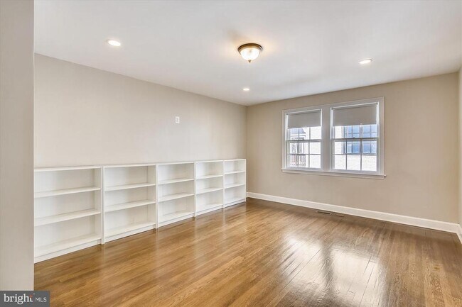 Foto del edificio - 10202 Frederick Ave
