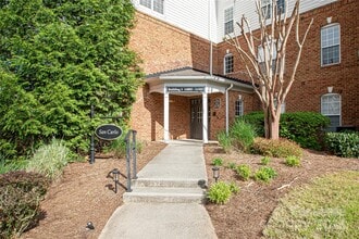 Building Photo - 14849 Santa Lucia Dr