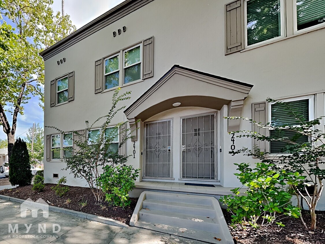 Foto principal - 2401 W St