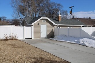 Building Photo - 465 S 200 W