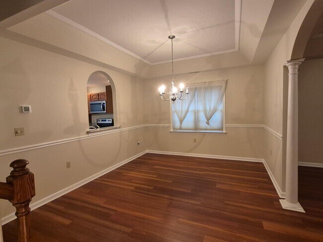 Building Photo - 1023 E Schumaker Manor Dr