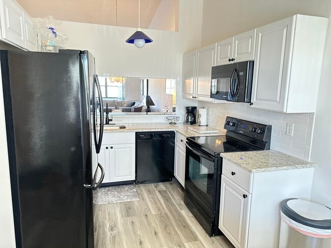 Building Photo - 7593 Tahiti Ln