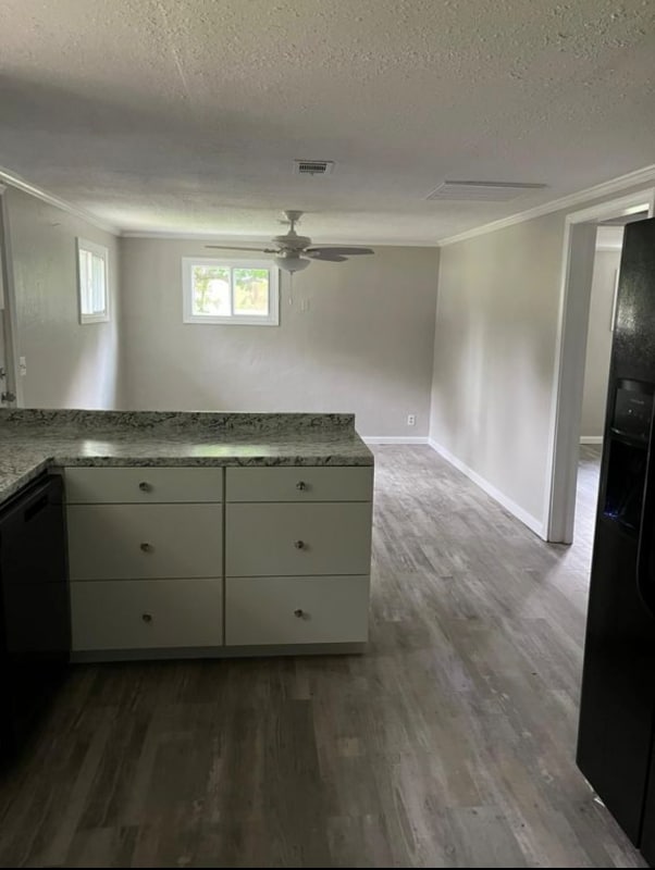 Building Photo - 103 Wesley Dr
