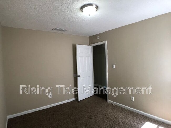 Foto del edificio - 1200 Birchwood St