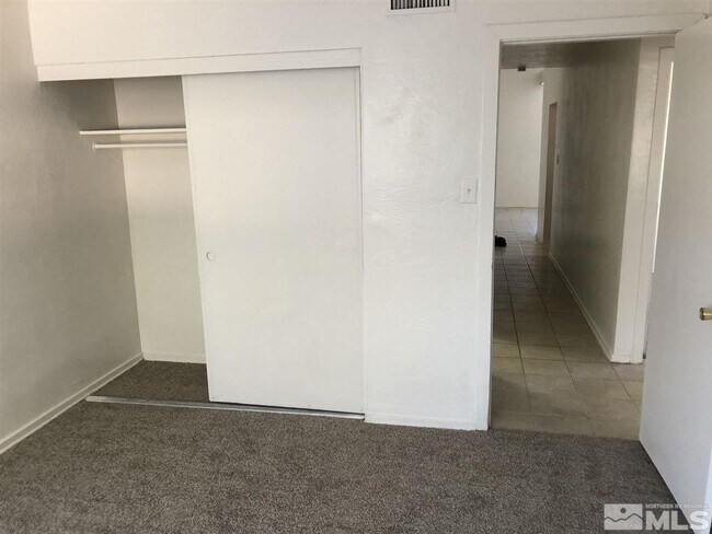 Foto del edificio - 3 bed/1 bath/1 car garage home for rent in...