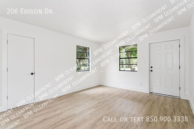 Foto del edificio - 206 Edison Dr