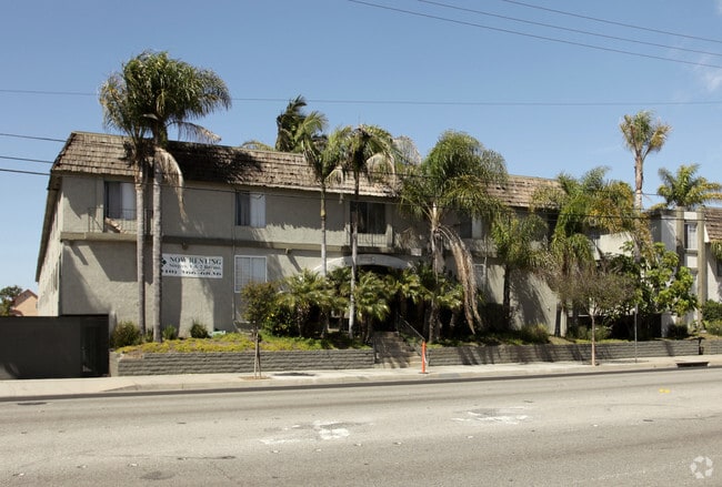 Rosecrans Apartments - 1261-1281 Rosecrans Ave.