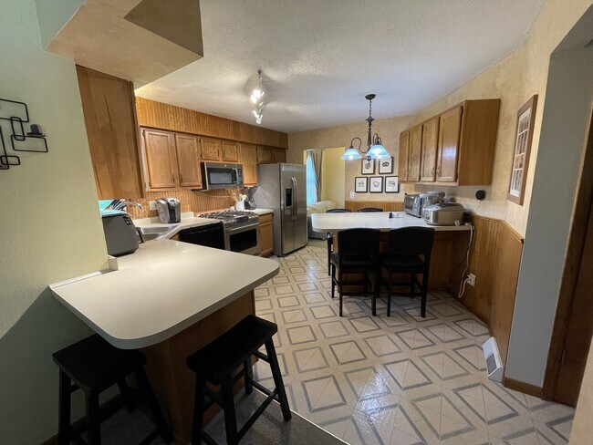 Foto del edificio - 1708 Howlett Ln
