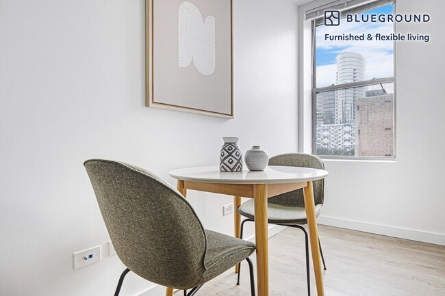Foto del edificio - 630 W Lake St