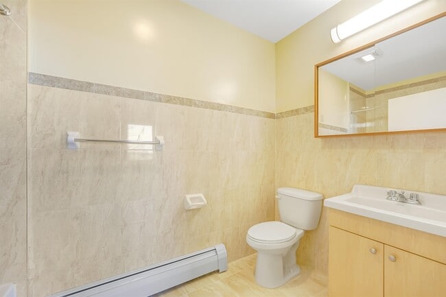 Building Photo - 520 Belleville Ave