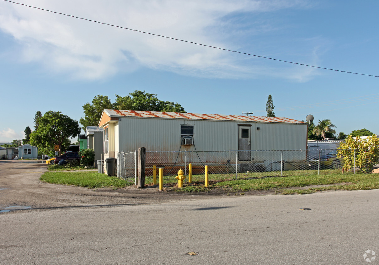 Building Photo - Park Ridge East Mobile Home Park