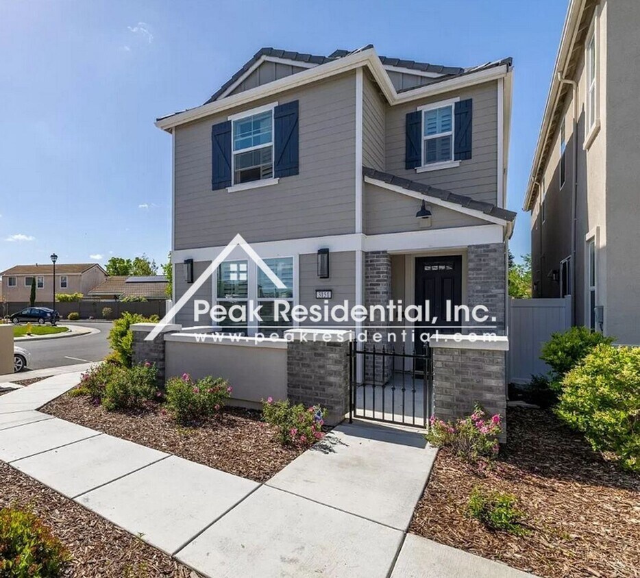 Primary Photo - 3 br, 2.5 bath House - 3151 Blackbird Ct