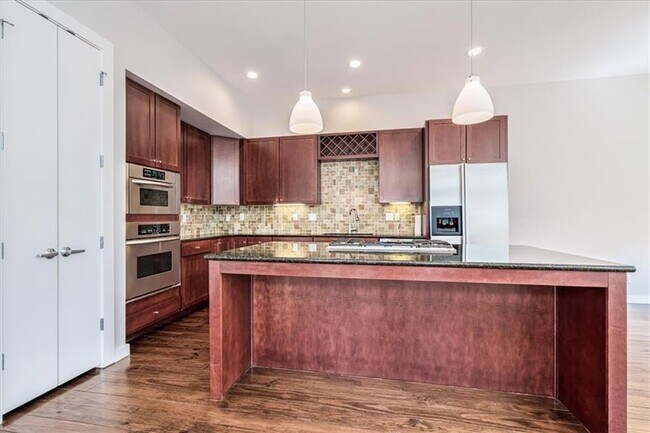 Foto del edificio - 1205-1209 Kinney Ave