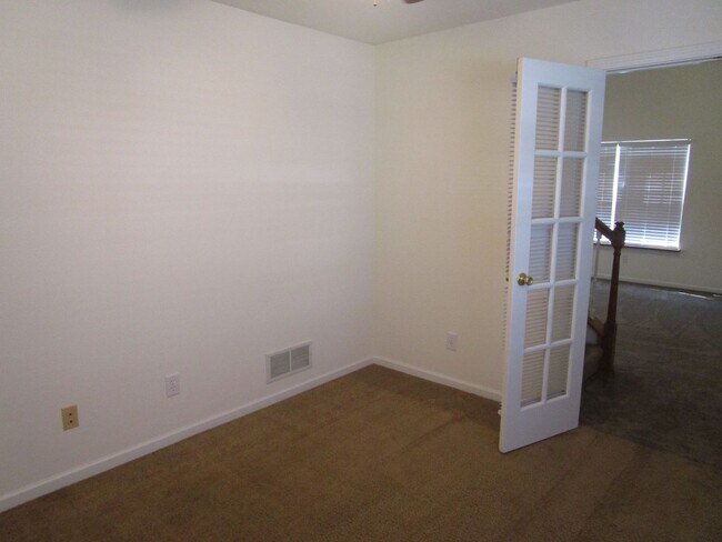 Foto del edificio - 1704-1706-1706 Juniper Dr