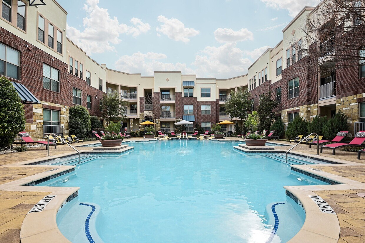 The BLVD Apartments in Irving, TX