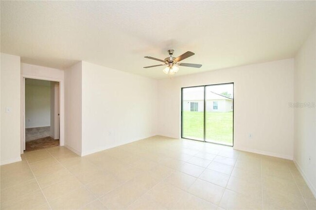 Foto del edificio - 2611 Providence Blvd