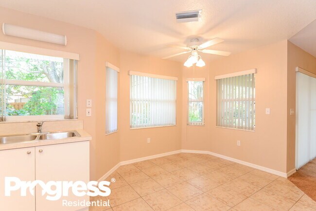 Foto del edificio - 4638 Breezy Pines Blvd