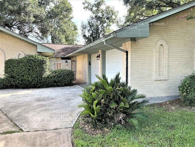 Building Photo - 1908 Sunset Ct N