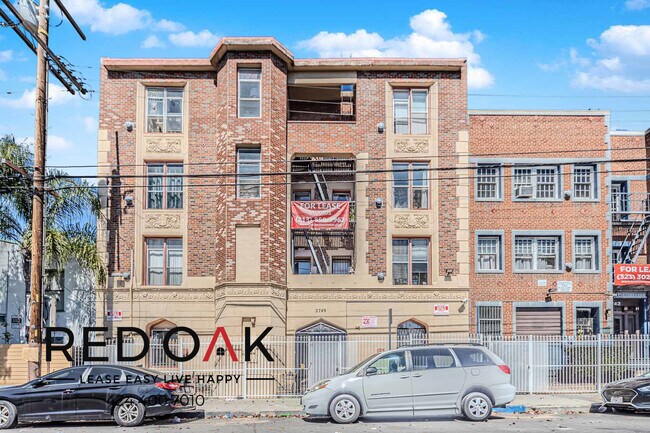Building Photo - 2749 San Marino St