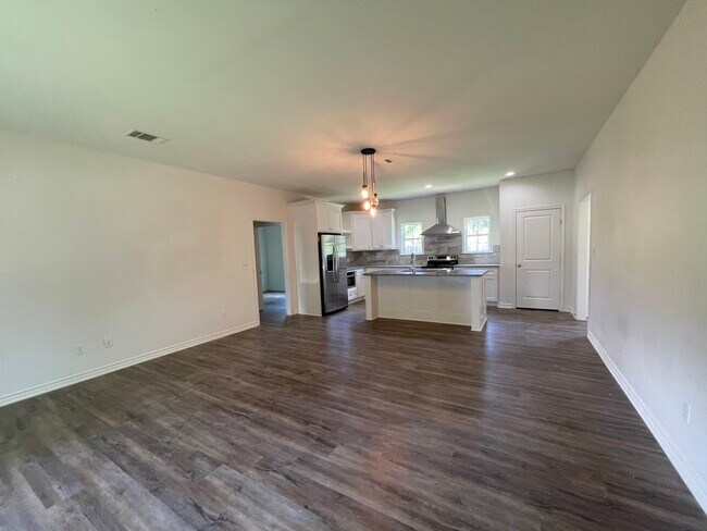 Foto del edificio - 6205 County Rd 1143